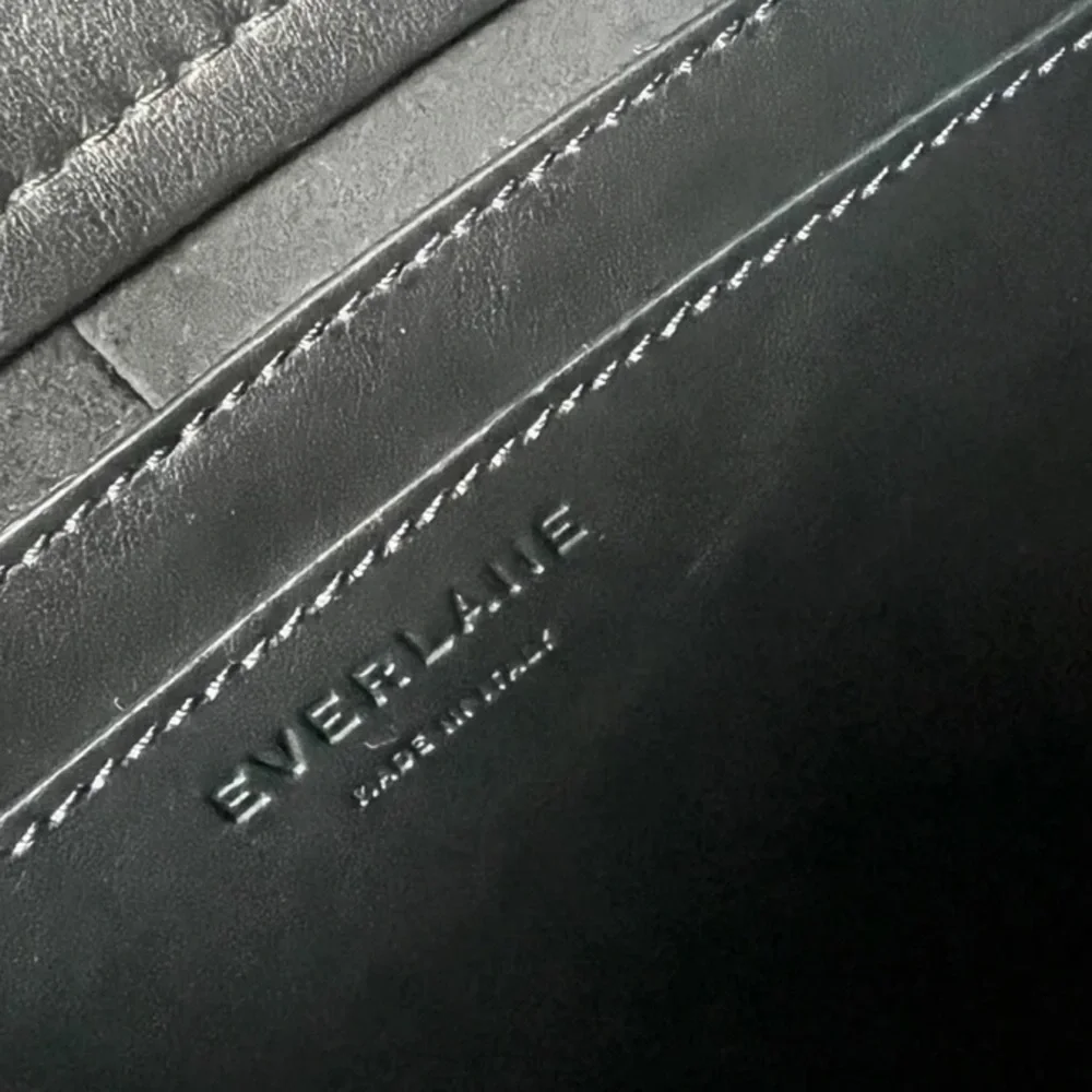 Everlane The Form Black Leather Adjustable Strap Bag - Picture 5 of 9